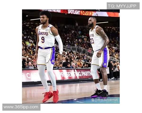 詹姆斯父子同台将成现实布朗尼正式宣布参加NBA选秀